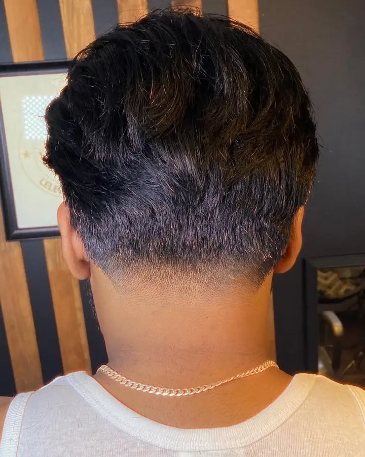 Leleco Barber precision haircut 18